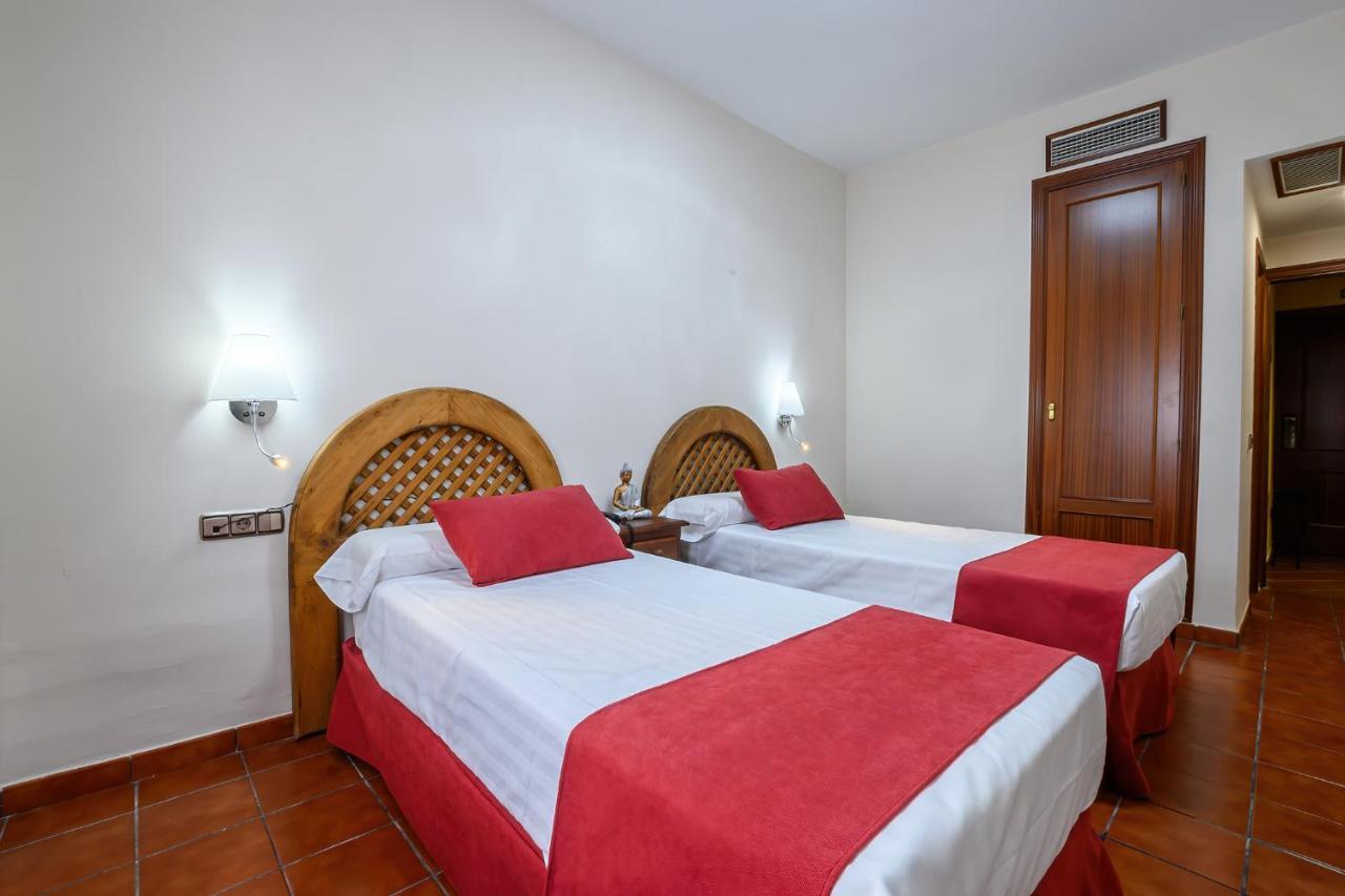Hotel H28 Камас Екстер'єр фото